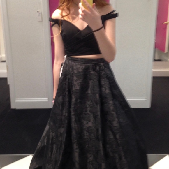 Sherri Hill Prom Dress (Size 6) - Picture 5 of 5